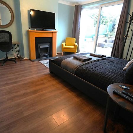 Detached Homestay - Super, King & Double Rooms - Leyland, Preston, Chorley, Lancashire Ngoại thất bức ảnh