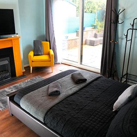 Detached Homestay - Super, King & Double Rooms - Leyland, Preston, Chorley, Lancashire Ngoại thất bức ảnh
