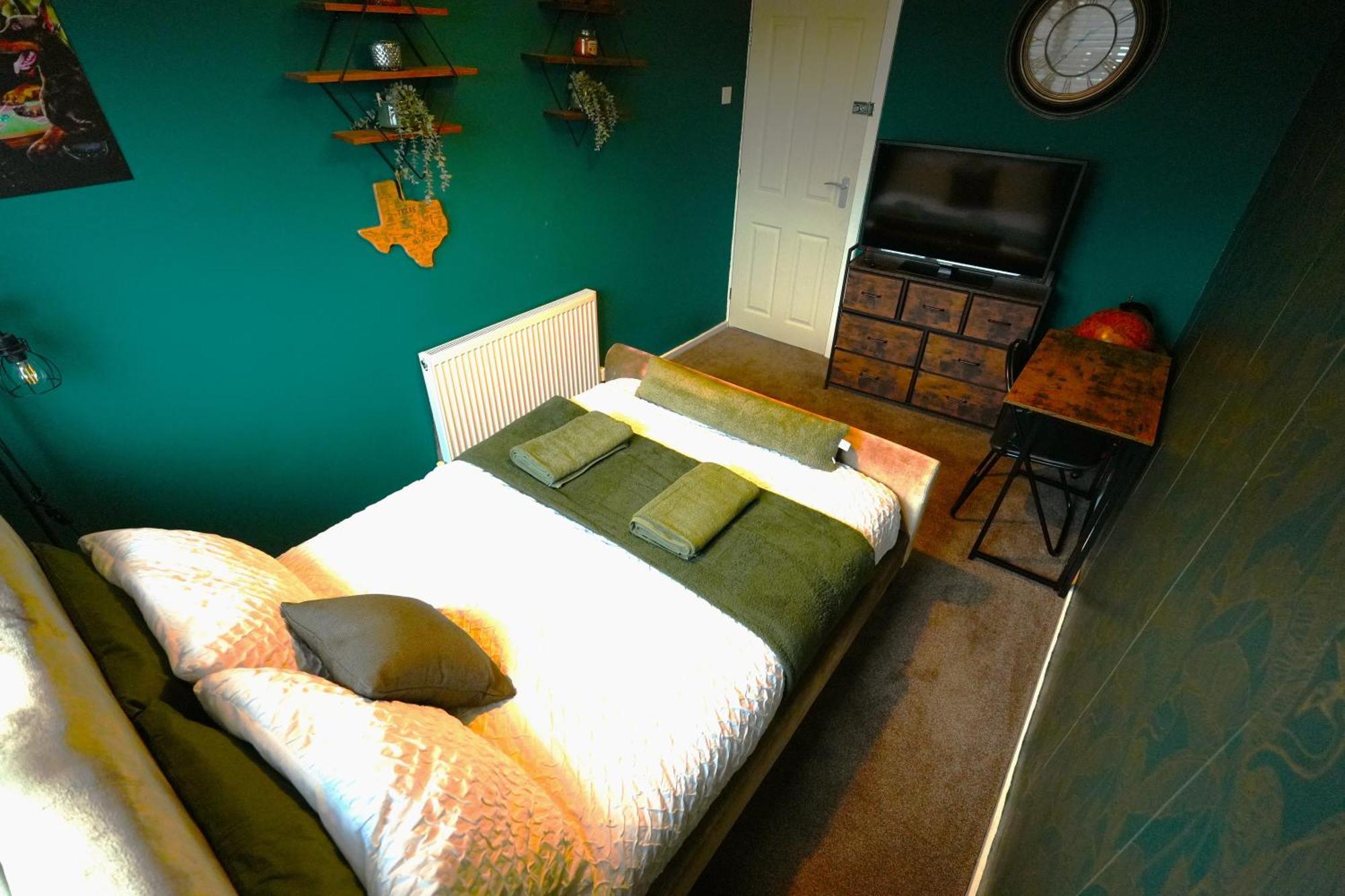 Detached Homestay - Super, King & Double Rooms - Leyland, Preston, Chorley, Lancashire Ngoại thất bức ảnh