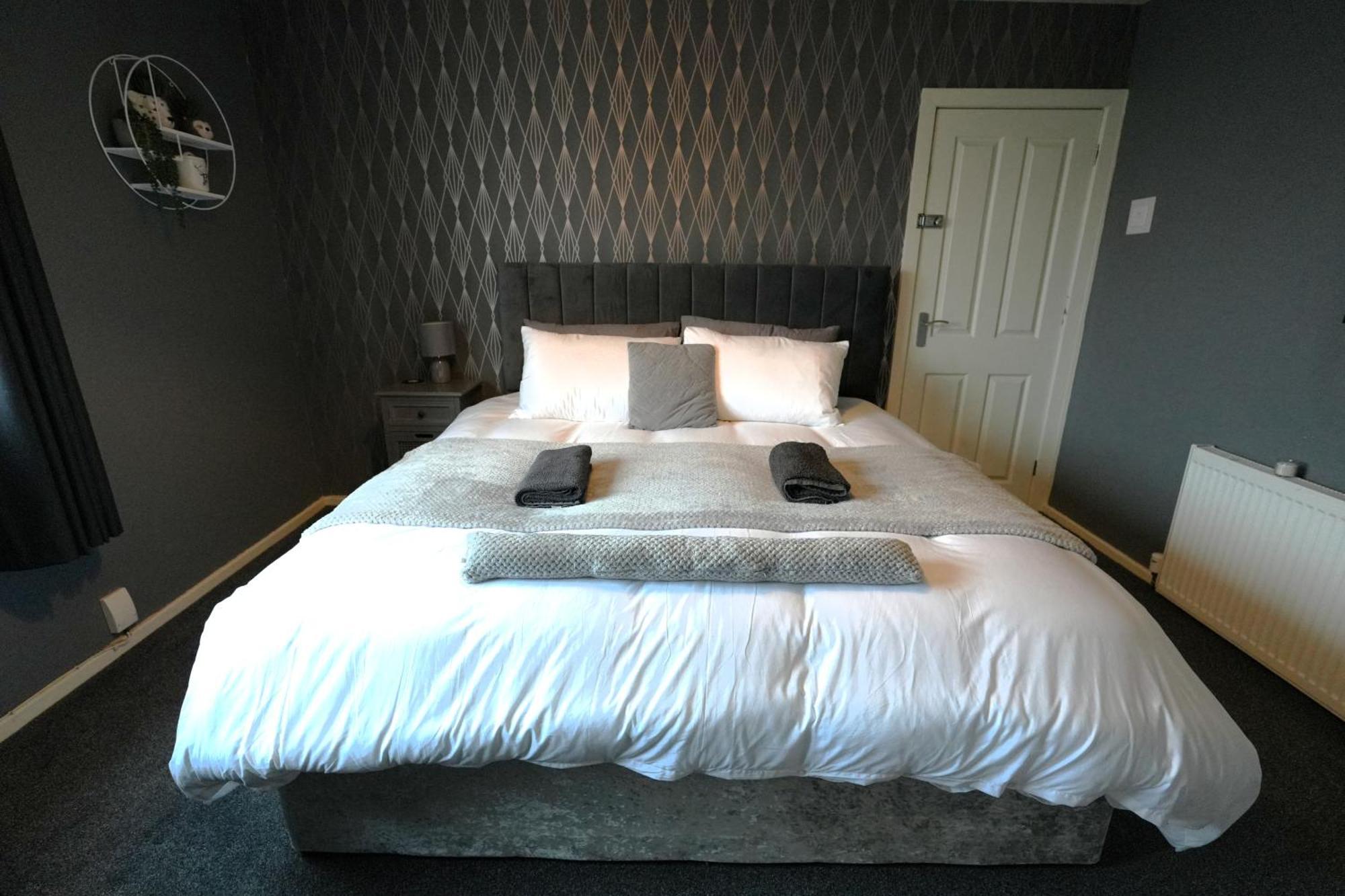 Detached Homestay - Super, King & Double Rooms - Leyland, Preston, Chorley, Lancashire Ngoại thất bức ảnh