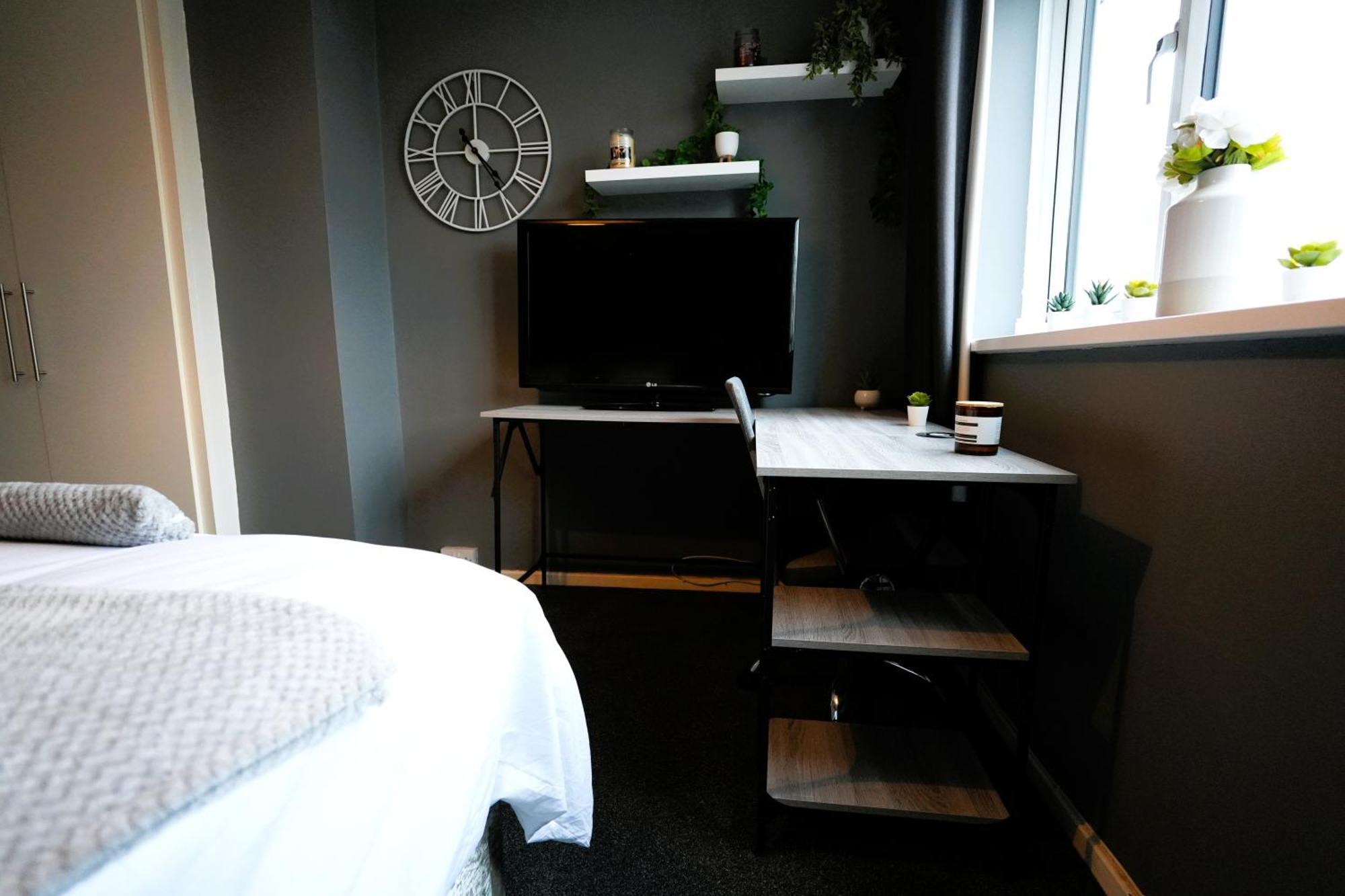 Detached Homestay - Super, King & Double Rooms - Leyland, Preston, Chorley, Lancashire Ngoại thất bức ảnh