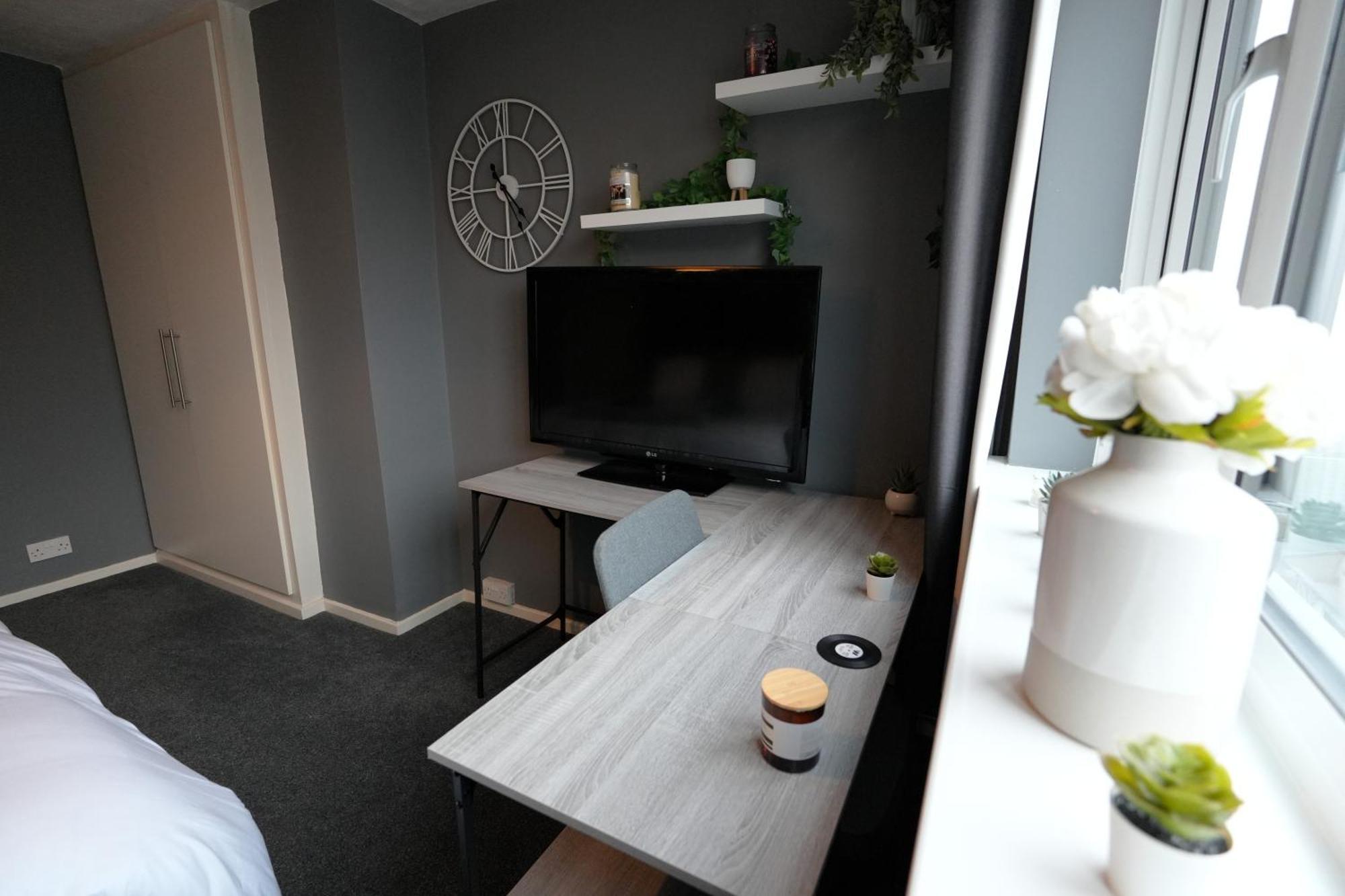 Detached Homestay - Super, King & Double Rooms - Leyland, Preston, Chorley, Lancashire Ngoại thất bức ảnh